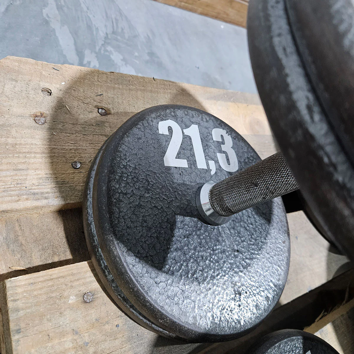 6 Kurzhanteln Paare aus Guss, 340kg gesamt, verschiedene Größen, Casall Sweden, Hammerschlag, gebraucht mit Gebrauchsspuren - Image 9