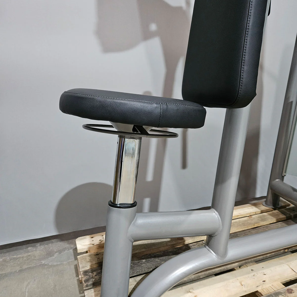 AS Sport bzw Proxowell Butterfly und Reverse, 2 in 1 KOMBIMASCHINE, Brust-Haltungsstabilisator, Rahmenfarbe Silber, gebraucht - überholter Zustand - Image 10