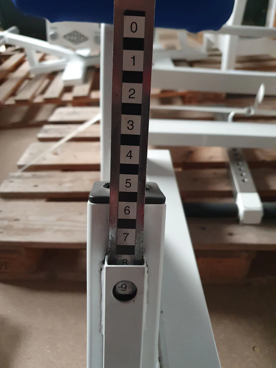 ASS Schrägbankdrückmaschine, Incline Chest Press, schräge Brustpresse, Rahmenfarbe Weiß, gebraucht - geprüfter Zustand - Image 5