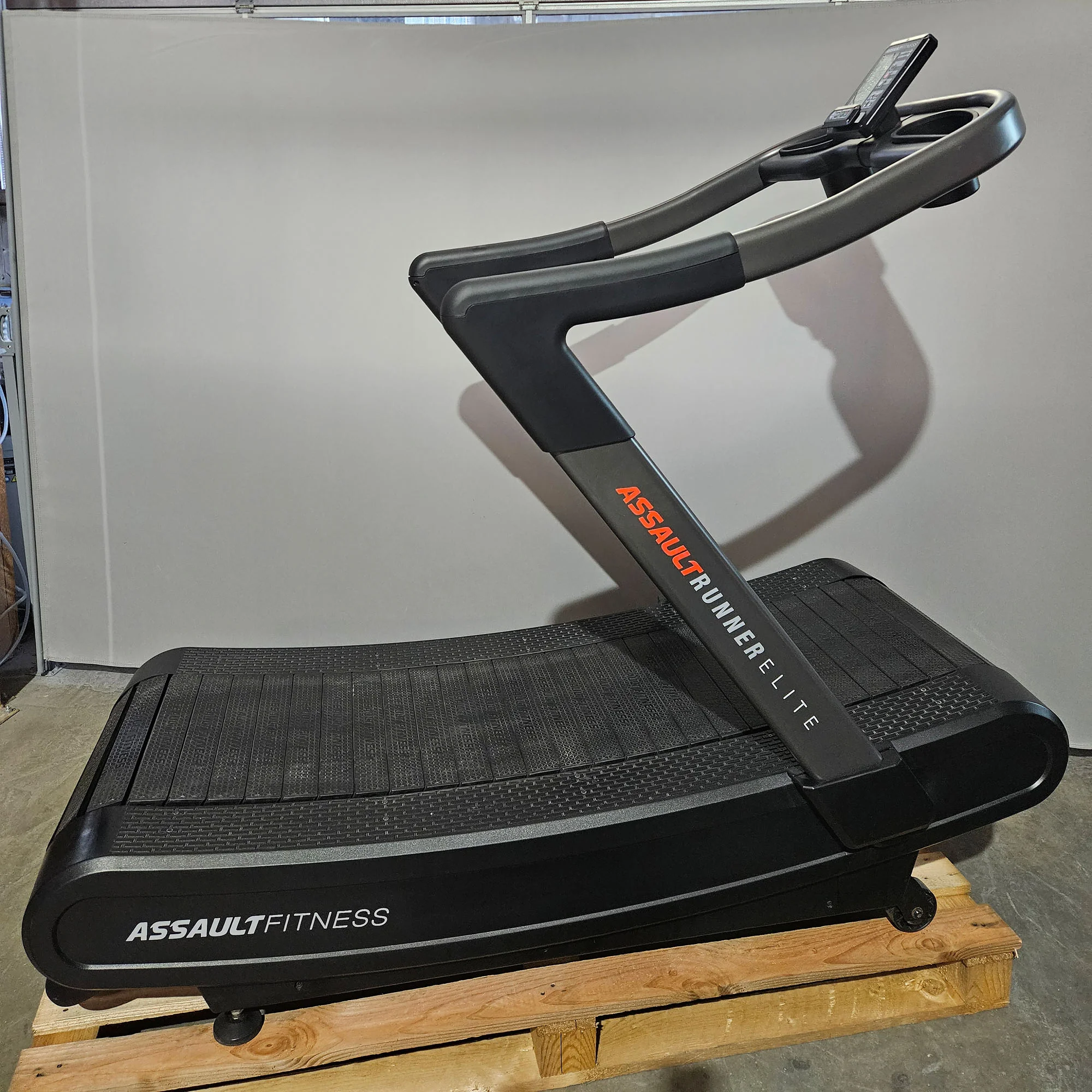 Assault Runner Elite, Curved Lamellen Laufband, mit Display, Farbe Schwarz, gebraucht - geprüfter Zustand - Image 3