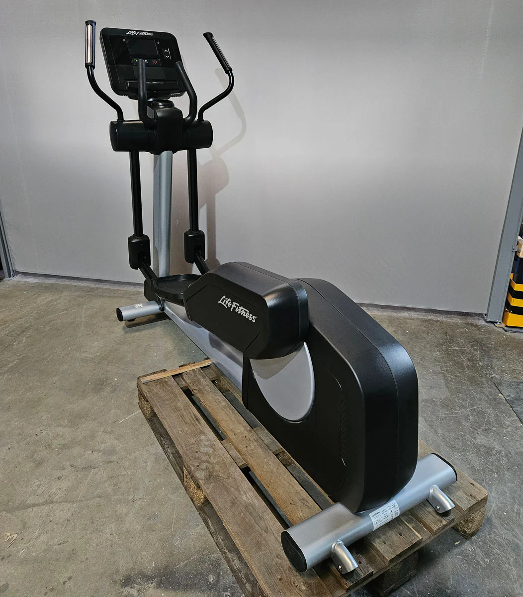 Ausdauergeräte Set 8 Stk von Life Fitness, Integrity X, neue Modelle, 2 Laufbänder, 2 Crosstrainer, 2 Ergometer und 2 Recumbents etc, gebraucht - überholter Zustand - Image 10
