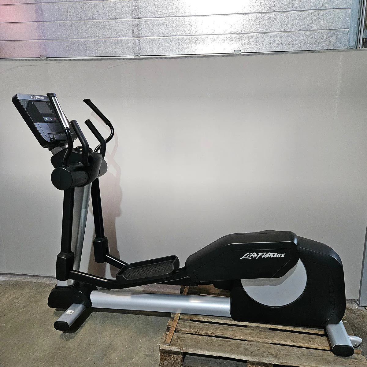 Ausdauergeräte Set 8 Stk von Life Fitness, Integrity X, neue Modelle, 2 Laufbänder, 2 Crosstrainer, 2 Ergometer und 2 Recumbents etc, gebraucht - überholter Zustand - Image 11