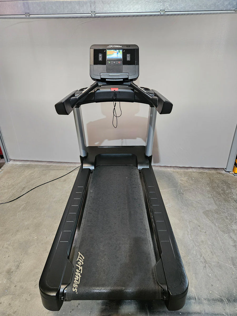 Ausdauergeräte Set 8 Stk von Life Fitness, Integrity X, neue Modelle, 2 Laufbänder, 2 Crosstrainer, 2 Ergometer und 2 Recumbents etc, gebraucht - überholter Zustand - Image 2