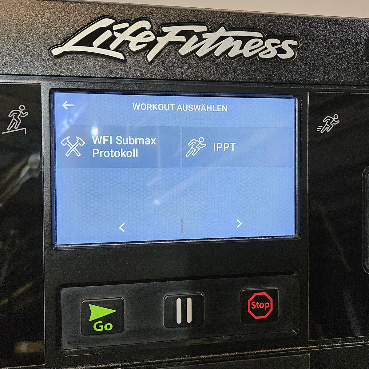 Ausdauergeräte Set 8 Stk von Life Fitness, Integrity X, neue Modelle, 2 Laufbänder, 2 Crosstrainer, 2 Ergometer und 2 Recumbents etc, gebraucht - überholter Zustand - Image 26