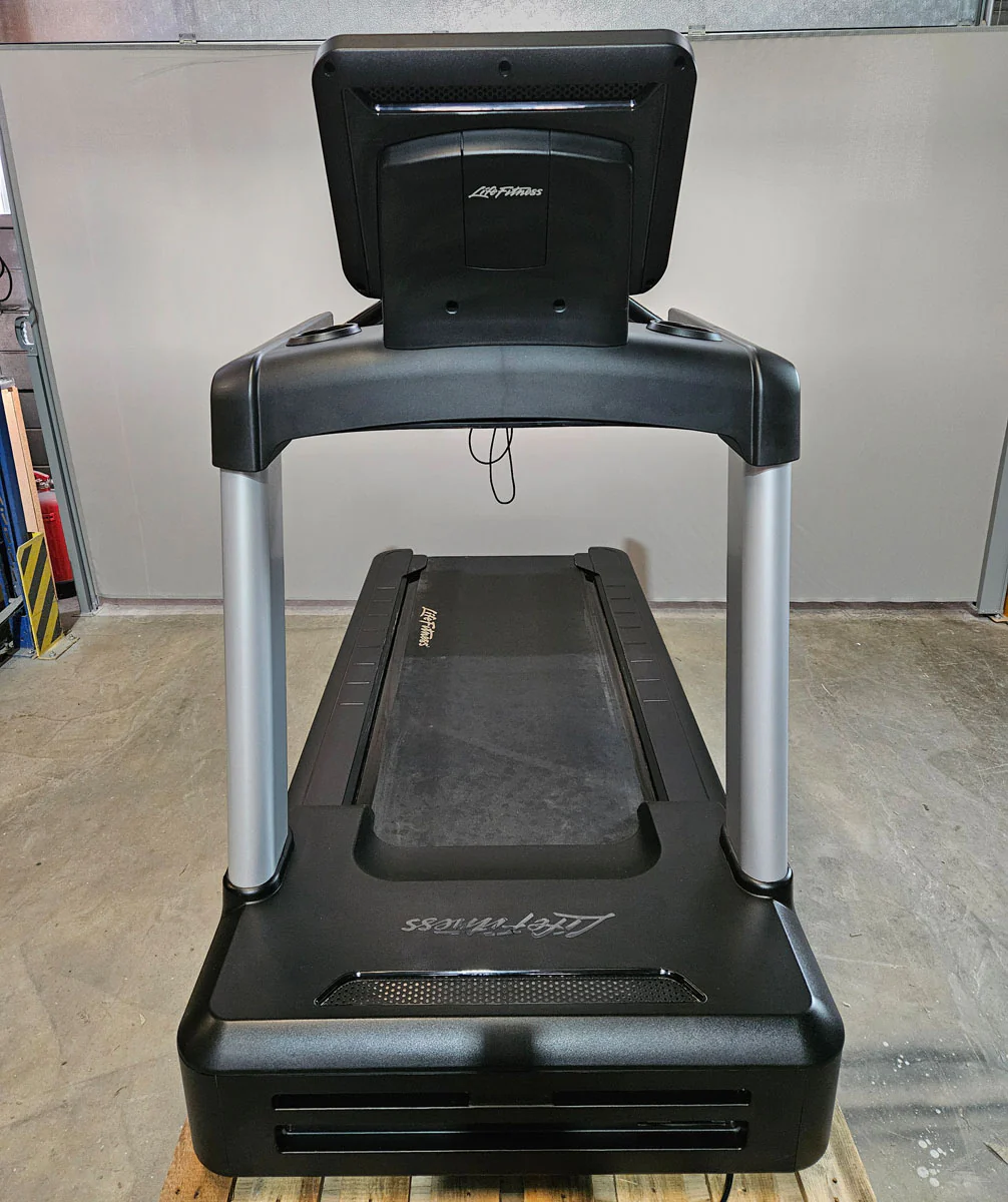 Ausdauergeräte Set 8 Stk von Life Fitness, Integrity X, neue Modelle, 2 Laufbänder, 2 Crosstrainer, 2 Ergometer und 2 Recumbents etc, gebraucht - überholter Zustand - Image 5