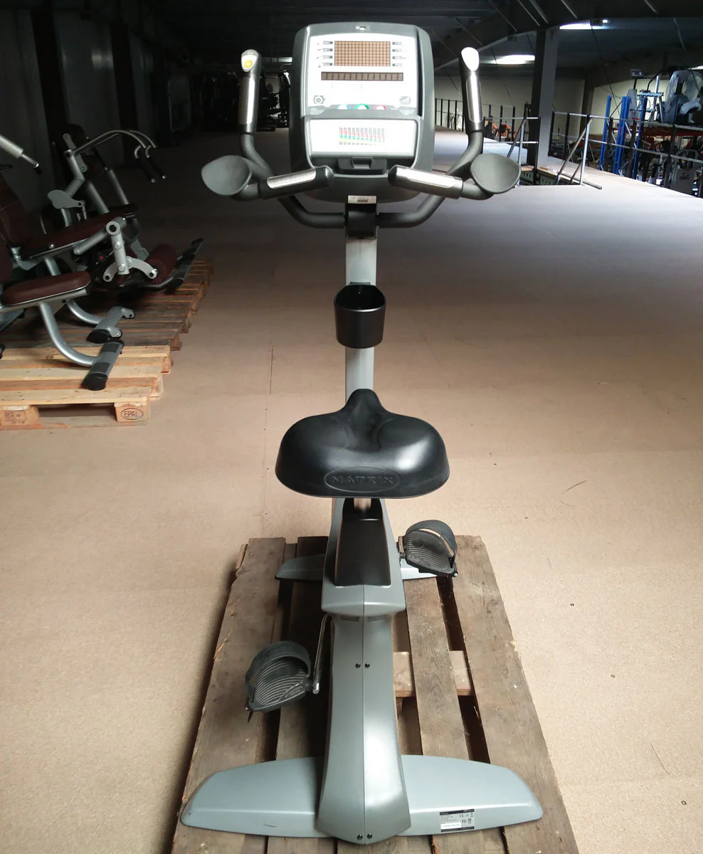 Ausdauergeräte Set 8 Stk von Matrix, junge Cardiogeräte, neue Modelle, Ascent Trainer, Laufbänder, Ergometer, Recumbent etc, gebraucht - überholter Zustand - Image 11