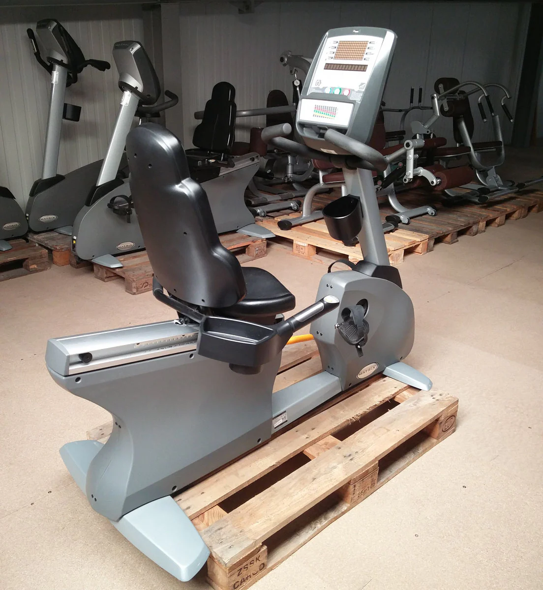 Ausdauergeräte Set 8 Stk von Matrix, junge Cardiogeräte, neue Modelle, Ascent Trainer, Laufbänder, Ergometer, Recumbent etc, gebraucht - überholter Zustand - Image 14
