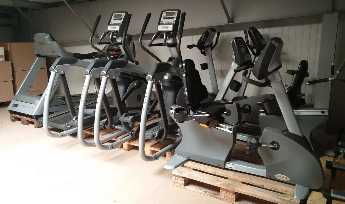 Ausdauergeräte Set 8 Stk von Matrix, junge Cardiogeräte, neue Modelle, Ascent Trainer, Laufbänder, Ergometer, Recumbent etc, gebraucht - überholter Zustand - Image 17
