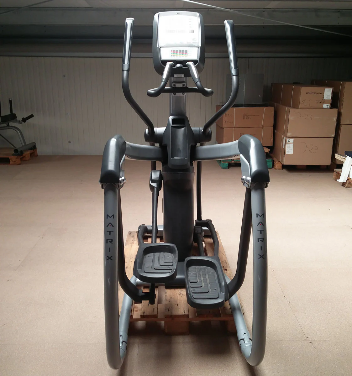 Ausdauergeräte Set 8 Stk von Matrix, junge Cardiogeräte, neue Modelle, Ascent Trainer, Laufbänder, Ergometer, Recumbent etc, gebraucht - überholter Zustand - Image 5