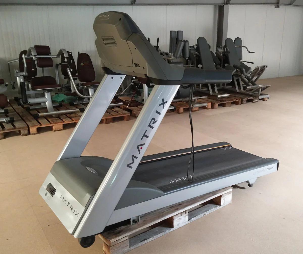 Ausdauergeräte Set 8 Stk von Matrix, junge Cardiogeräte, neue Modelle, Ascent Trainer, Laufbänder, Ergometer, Recumbent etc, gebraucht - überholter Zustand - Image 6