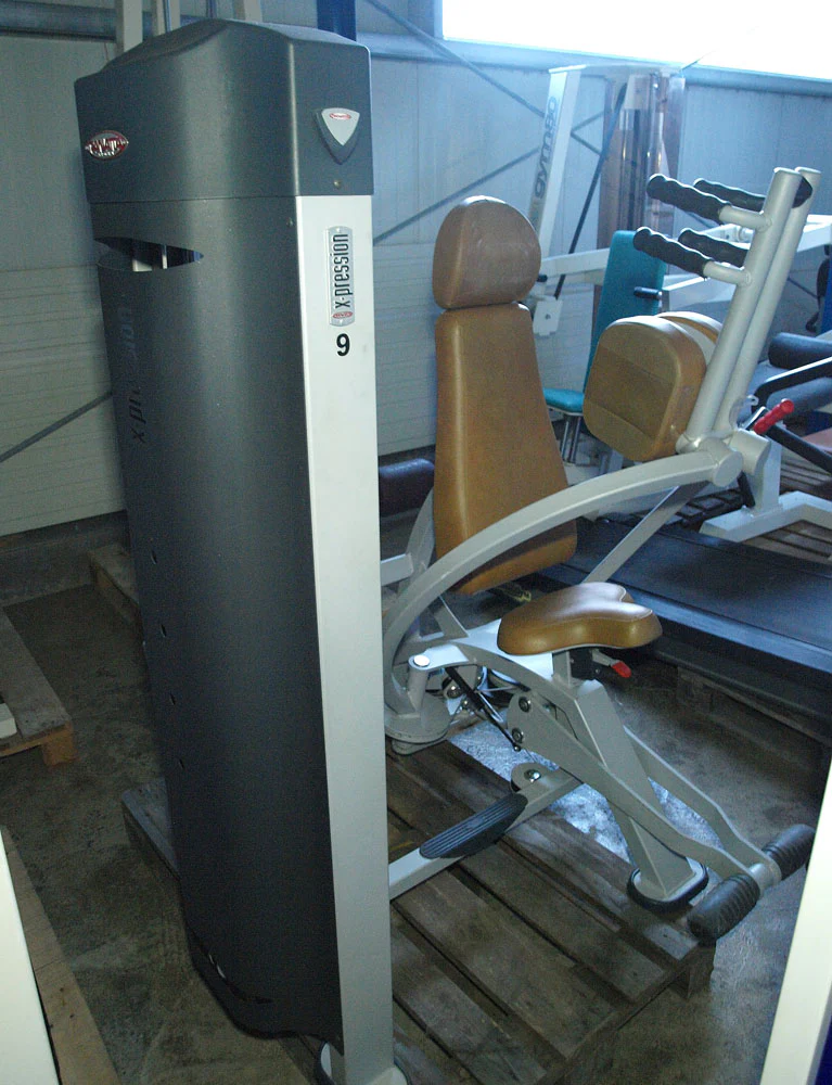 Panatta, Butterfly mit Einstiegshilfe, Pectoral Machine, Pec Fly, Farbe Silber, gebraucht - geprüfter Zustand - Image 2