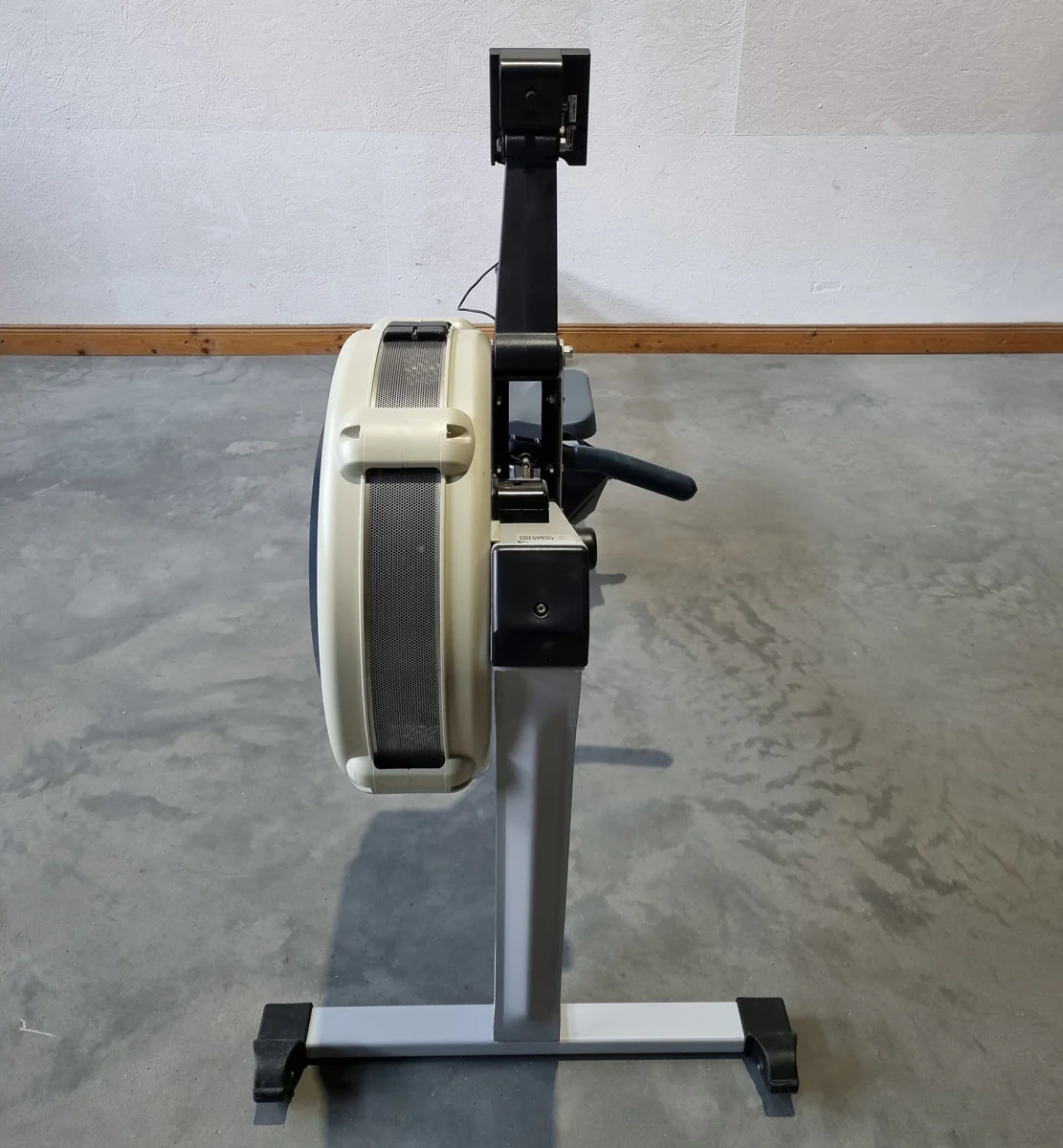 Concept2 Rudergerät Modell D mit PM5 Monitor - Farbe Hellgrau - gebraucht - geprüfter Zustand - Image 4