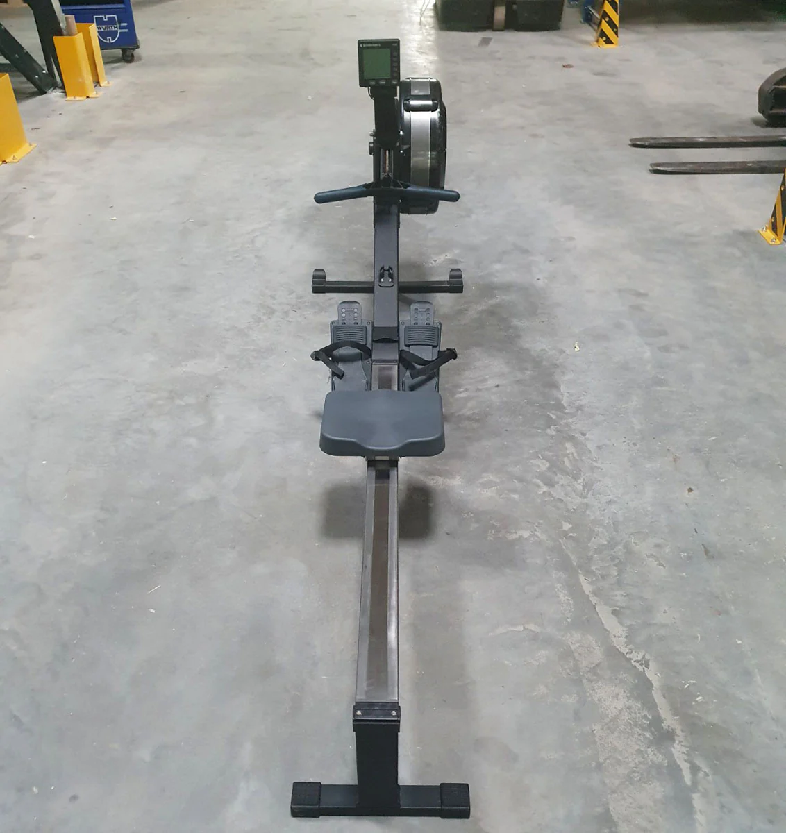 Concept2 Rudergerät Modell E / D mit PM5 Monitor - Farbe Schwarz - gebraucht - geprüfter Zustand - Image 4