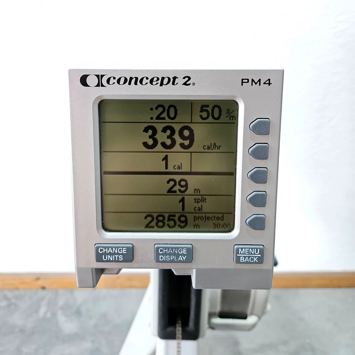 Concept2 Rudergerät Modell E mit PM4 Monitor - baugleich wie RowErg mit hohen Beinen, Farbe Hellgrau, gebraucht - geprüfter Zustand - Image 10