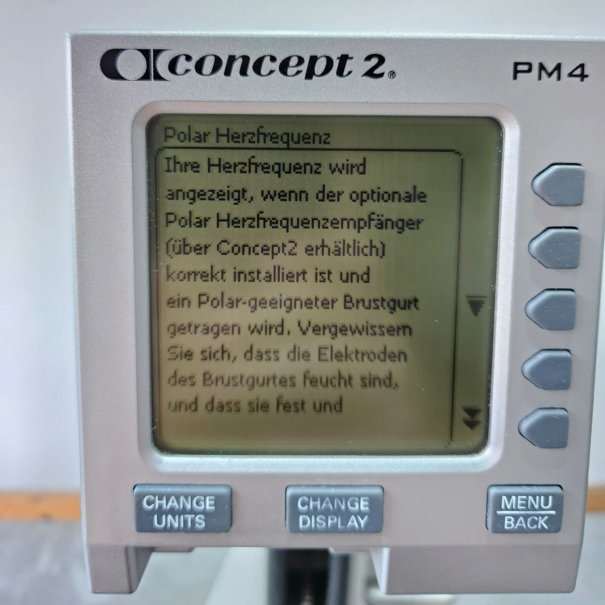 Concept2 Rudergerät Modell E mit PM4 Monitor - baugleich wie RowErg mit hohen Beinen, Farbe Hellgrau, gebraucht - geprüfter Zustand - Image 11