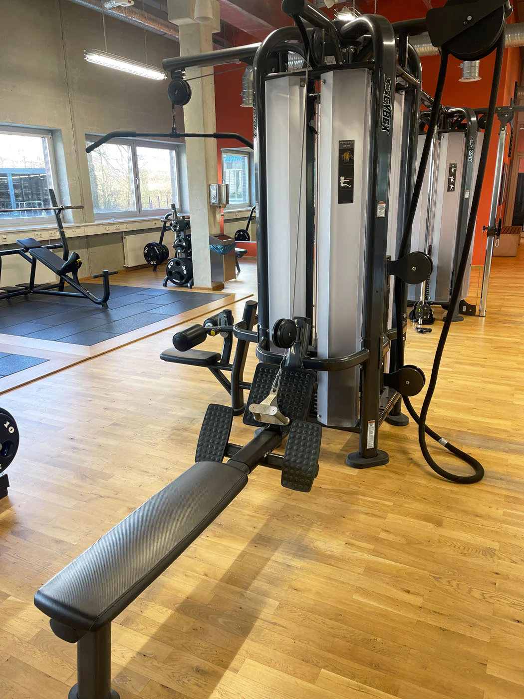 Cybex 8 Stationenturm PWR Play, 8 Stack Multi Station, baugleich Life Fitness MJ Tower, große Gewichtsblöcke, Rahmenfarbe Anthrazit, gebraucht - überholter Zustand - Image 3