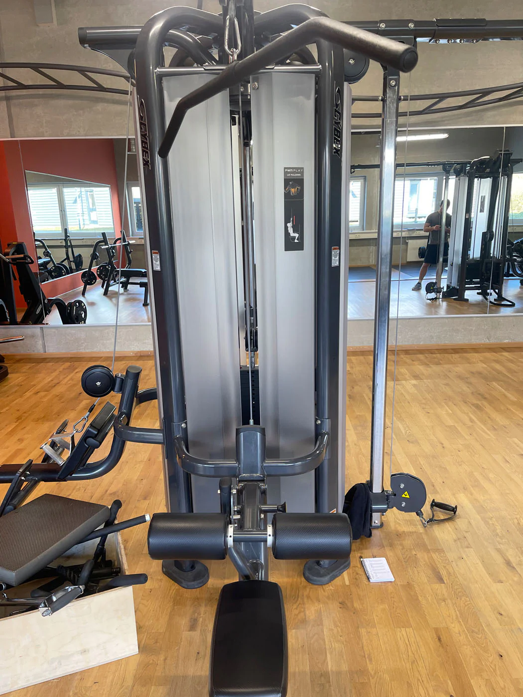 Cybex 8 Stationenturm PWR Play, 8 Stack Multi Station, baugleich Life Fitness MJ Tower, große Gewichtsblöcke, Rahmenfarbe Anthrazit, gebraucht - überholter Zustand - Image 9