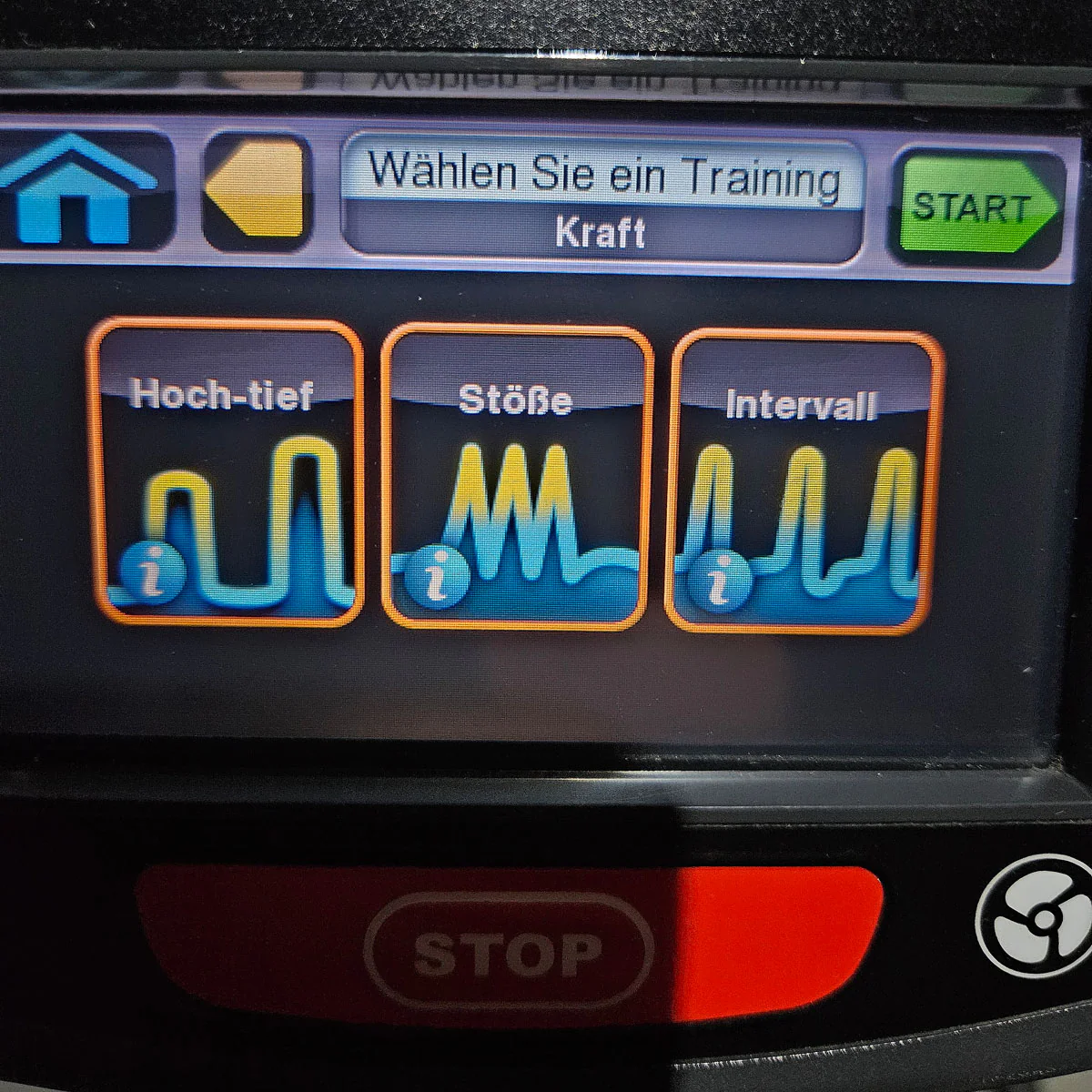 Cybex Arc Trainer 772AT Total Body, Crosstrainer, Ellipsentrainer mit höhenverstellbarer Rampe, Stepper, Touch Display mit TV, Rahmenfarbe Anthrazit, gebraucht - überholter Zustand - Image 17