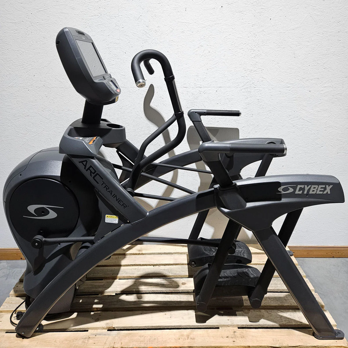 Cybex Arc Trainer 772AT Total Body, Crosstrainer, Ellipsentrainer mit höhenverstellbarer Rampe, Stepper, Touch Display mit TV, Rahmenfarbe Anthrazit, gebraucht - überholter Zustand - Image 5