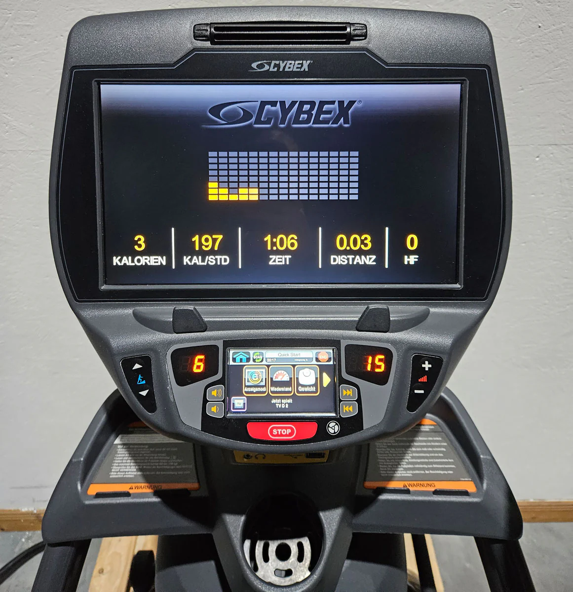 Cybex Arc Trainer 772AT Total Body, Crosstrainer, Ellipsentrainer mit höhenverstellbarer Rampe, Stepper, Touch Display mit TV, Rahmenfarbe Anthrazit, gebraucht - überholter Zustand - Image 7