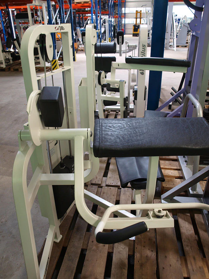 Cybex Kraftgeräte, 12 Fitnessgeräte, Farbe Weiß und Schwarz, gebraucht - Image 5