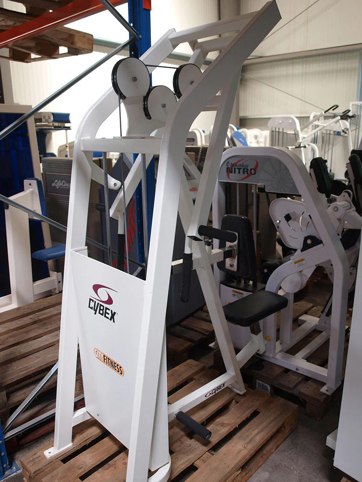 Cybex Kraftgerätepark, gebraucht, 10 Fitnessgeräte, Fitnessstudio Ausstattung - Image 3