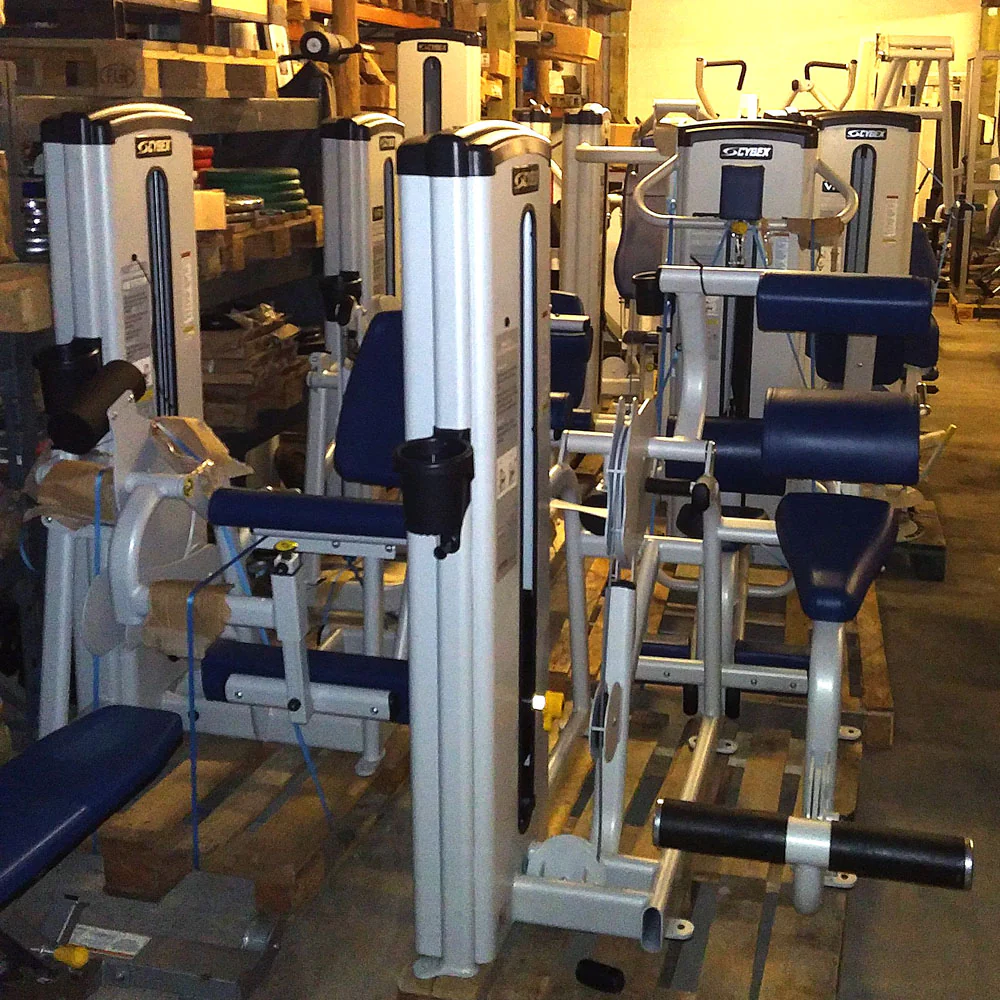 Cybex VR1 Set mit 11 Kraftgeräten, moderne Fitnessgeräte aus Showroom, Ausstellungsgeräte - sehr guter Zustand - Image 4