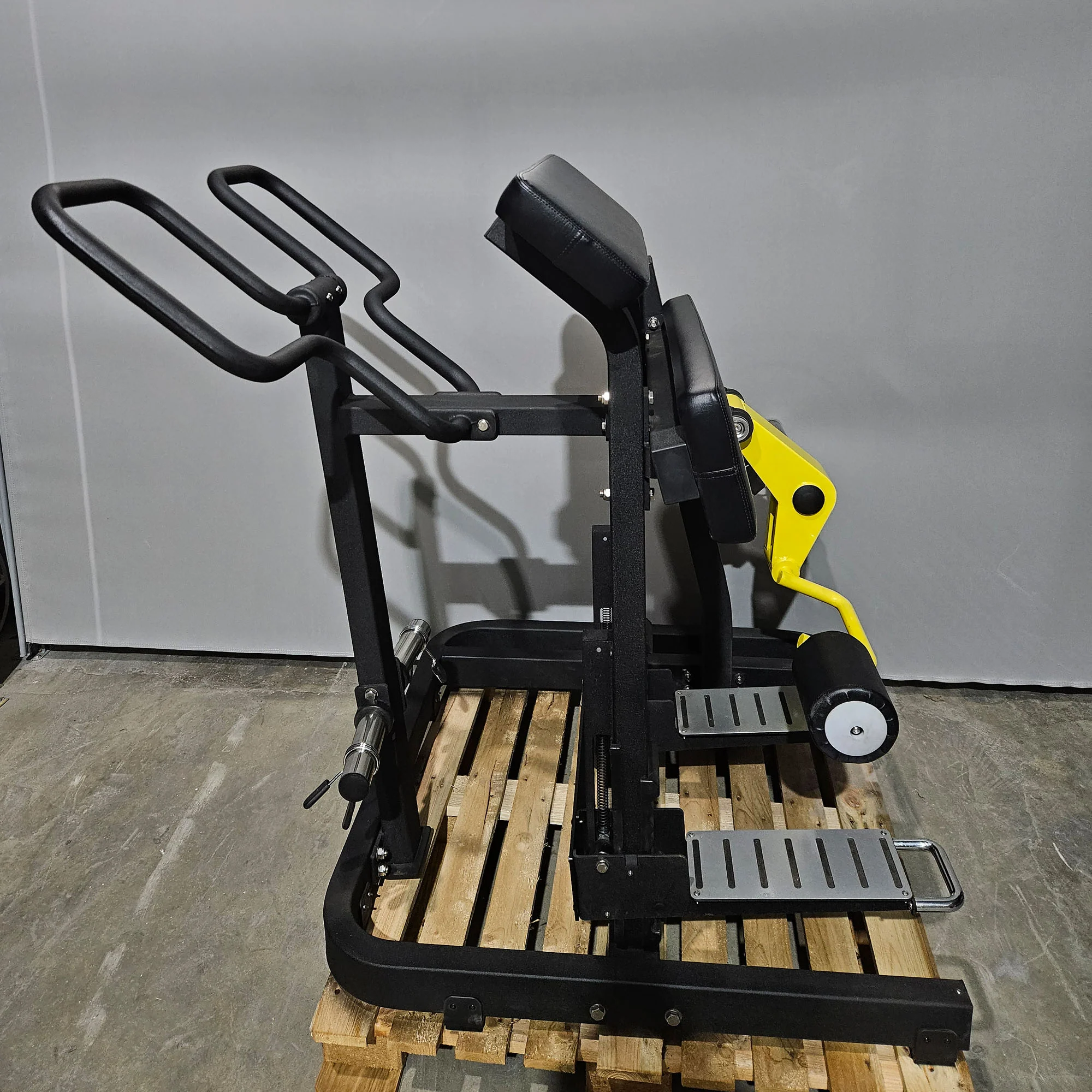 DankSport Beinbeuger stehend, Standing Leg Curl Plate loaded, Farbe Schwarz, gebraucht - überholter Zustand - Image 3