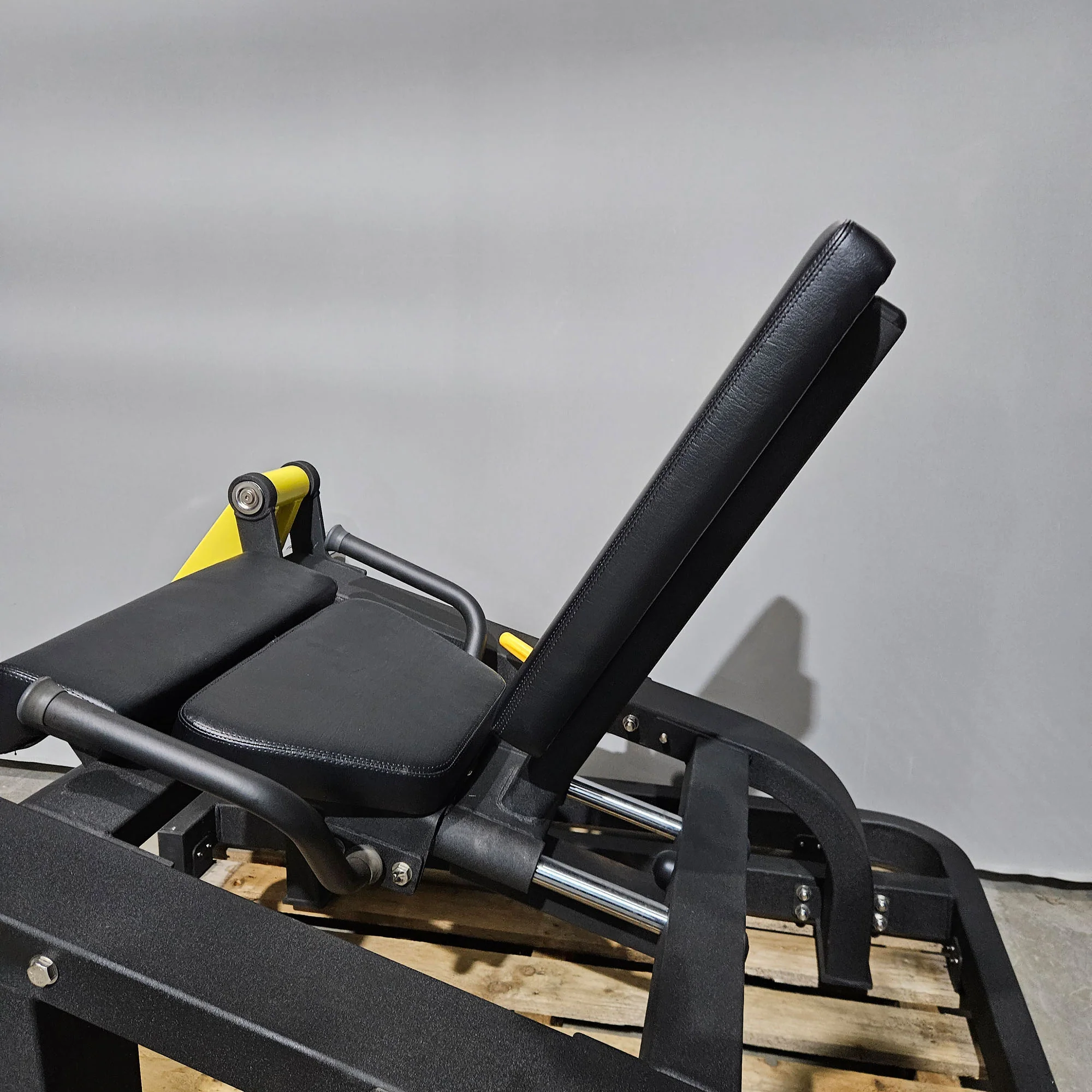 DankSport Beinstrecker sitzend, Leg Extension Plate loaded, Farbe Schwarz, gebraucht - überholter Zustand - Image 6