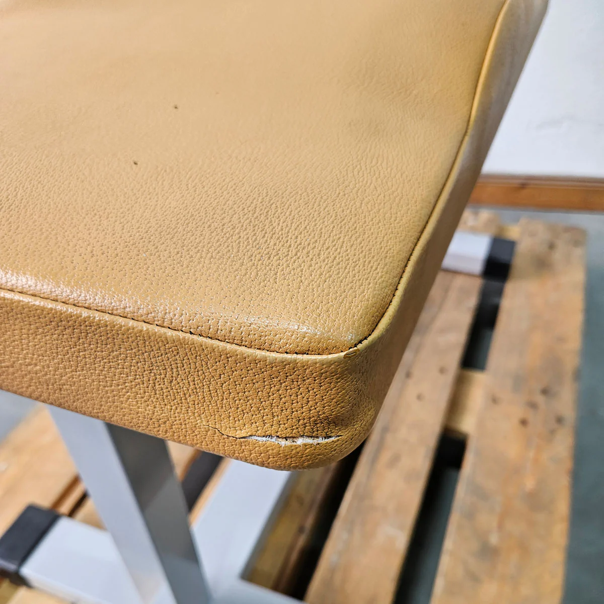 Dr. Wolff Abdominal-Trainer 335, Bauchbank mit Fußstütze, Rahmenfarbe Silber, Polsterfarbe Orange, gebraucht - überholter Zustand - Image 7