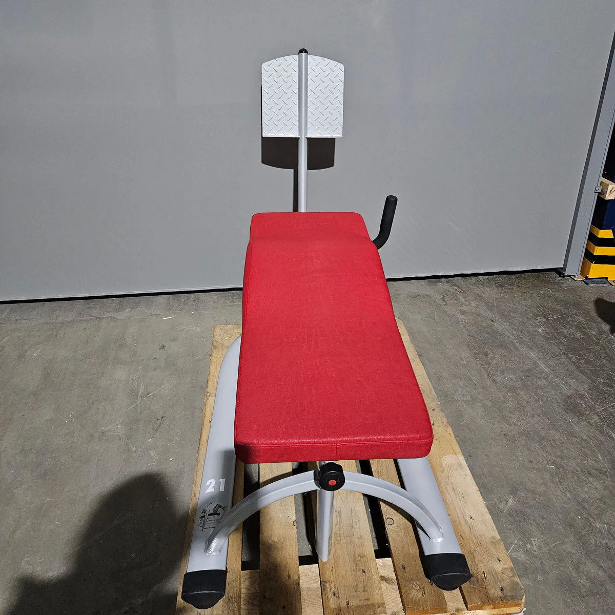 Dr. Wolff Abdominal-Trainer 336, Bauchbank, Rahmenfarbe Silber, Polster Rot, gebrauchter - überholter Zustand - Image 4