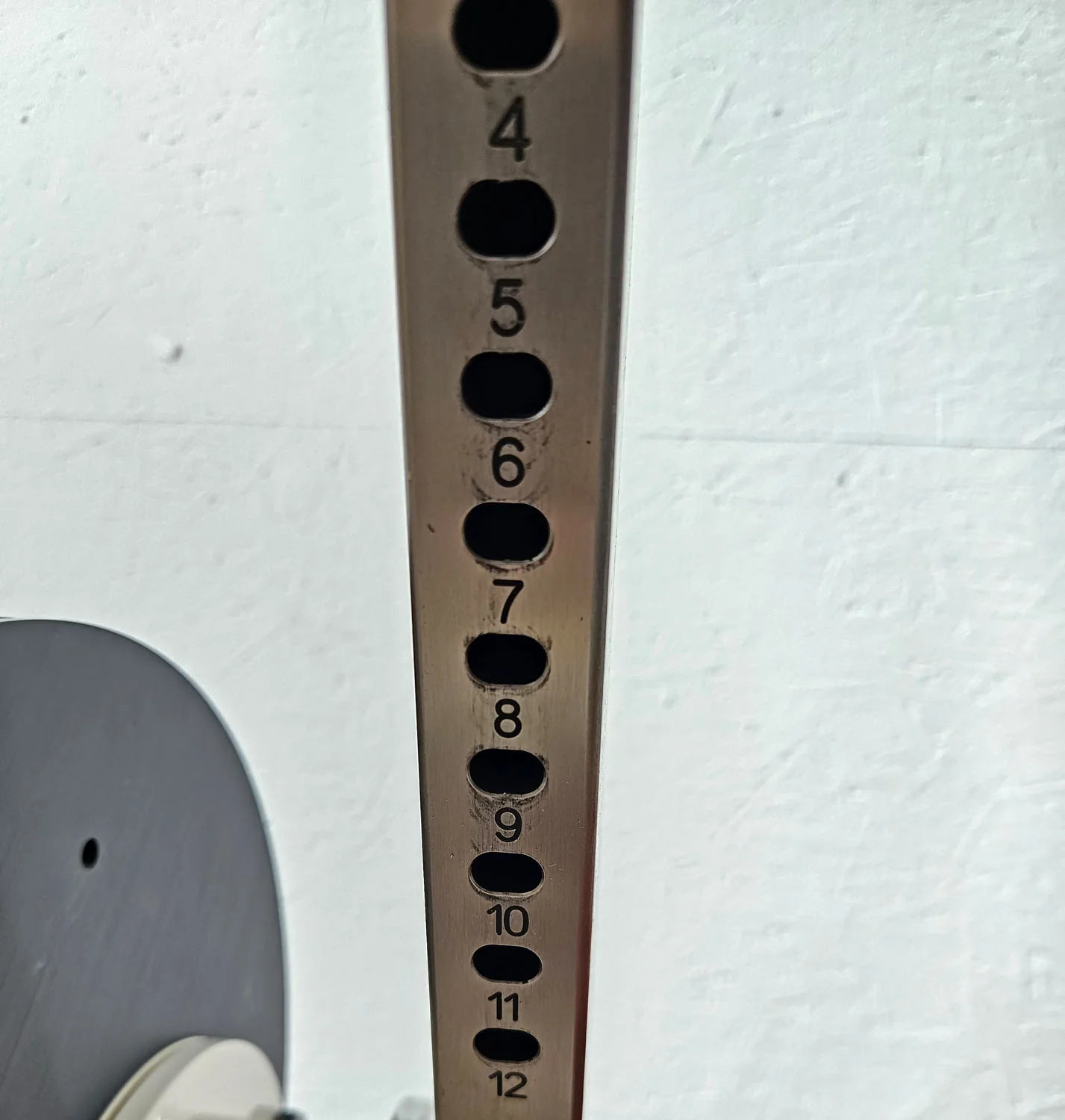 Dynamed Bauchmaschine und Rückenstrecker 2 in 1 Kombimaschine - Bauchmuskeltraining und Hyperextension, Abs and Lower Back, Stolzenberg, Rahmen Weiß, gebraucht - überholter Zustand - Image 16