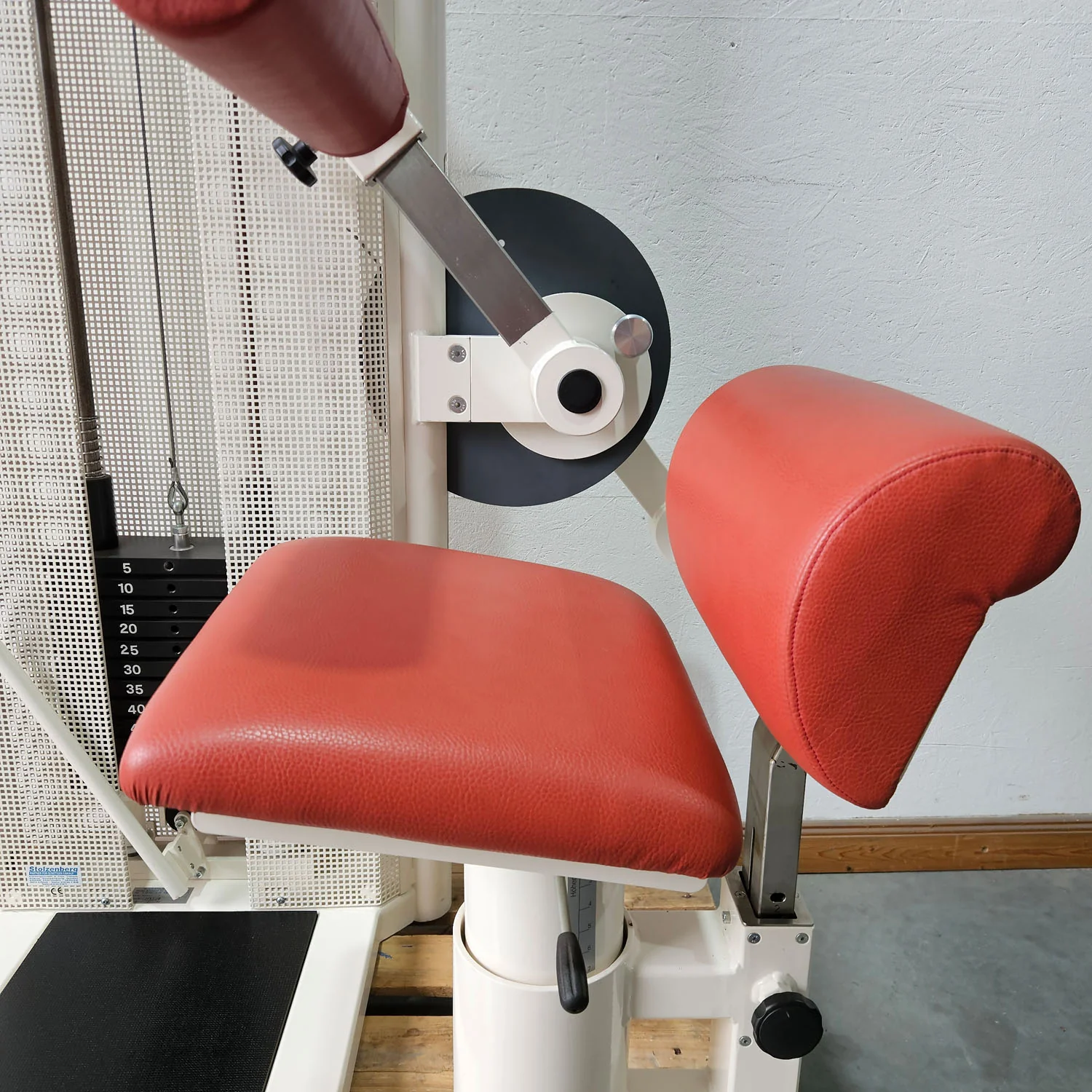 Dynamed Bauchmaschine und Rückenstrecker 2 in 1 Kombimaschine - Bauchmuskeltraining und Hyperextension, Abs and Lower Back, Stolzenberg, Rahmen Weiß, gebraucht - überholter Zustand - Image 7