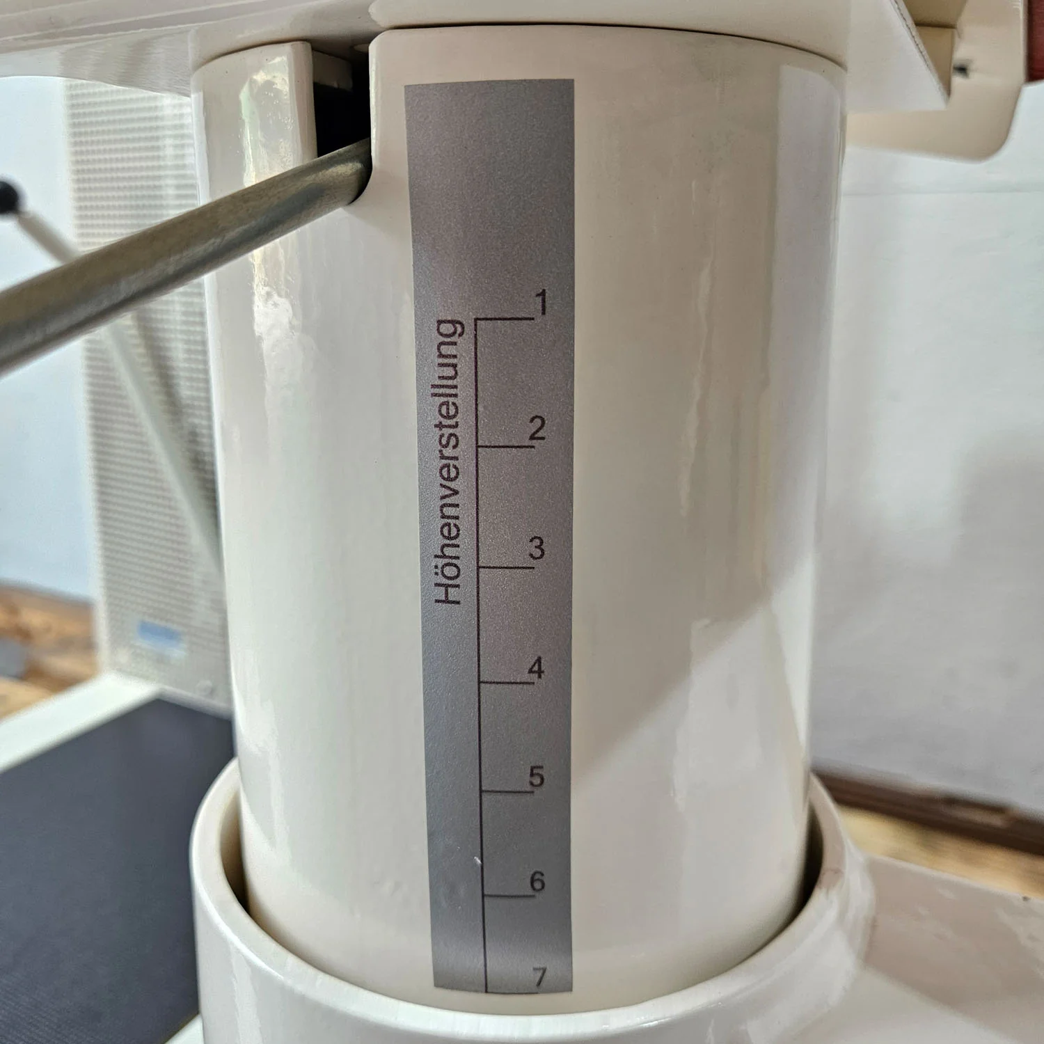 Dynamed Bauchmaschine und Rückenstrecker 2 in 1 Kombimaschine - Bauchmuskeltraining und Hyperextension, Abs and Lower Back, Stolzenberg, Rahmen Weiß, gebraucht - überholter Zustand - Image 8