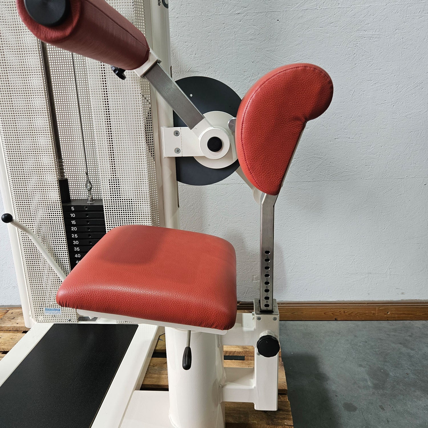 Dynamed Bauchmaschine und Rückenstrecker 2 in 1 Kombimaschine - Bauchmuskeltraining und Hyperextension, Abs and Lower Back, Stolzenberg, Rahmen Weiß, gebraucht - überholter Zustand - Image 9