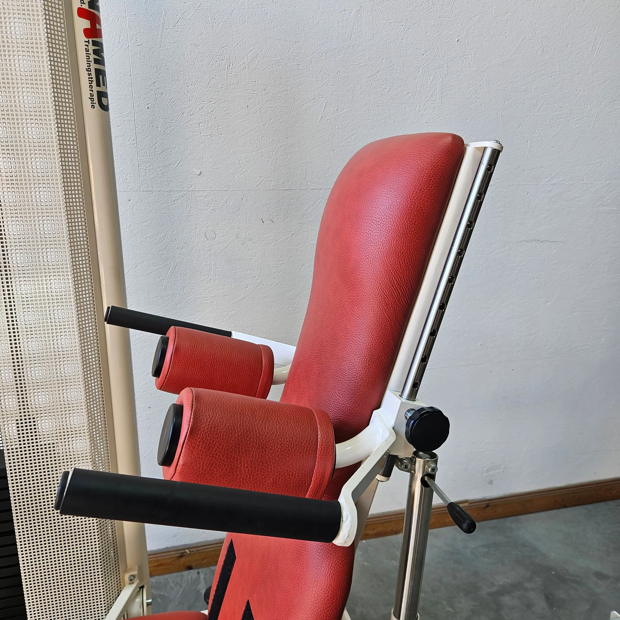 Dynamed Funktionsstemme Kombi Sitzend-Liegend, 150kg Gewichtsblock, mit Kippkreisel, Beinpresse verstellbar, Stolzenberg, Rahmen Weiß, gebraucht - überholter Zustand - Image 7