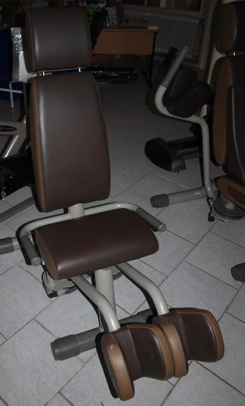 Easy Line von TechnoGym, Zirkel, 8 Fitnessgeräte, Farbe Silber, gebraucht - Image 7