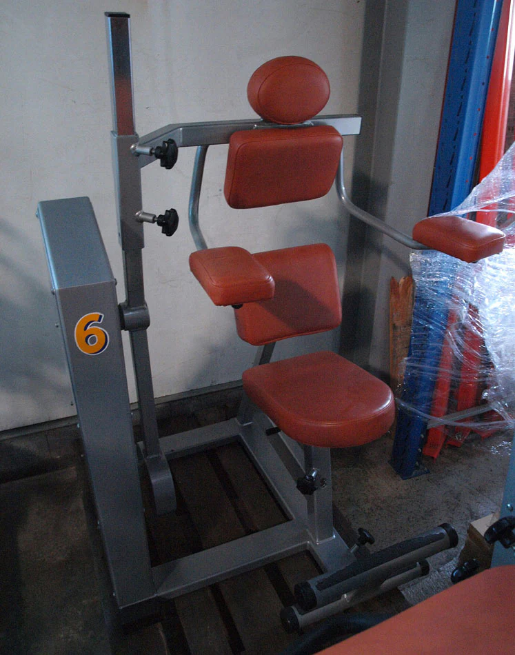 Effective Kraft-Ausdauer Zirkel - 9 Kraftegeräte, Gestell Silber, Polster Orange, gebraucht - Image 9