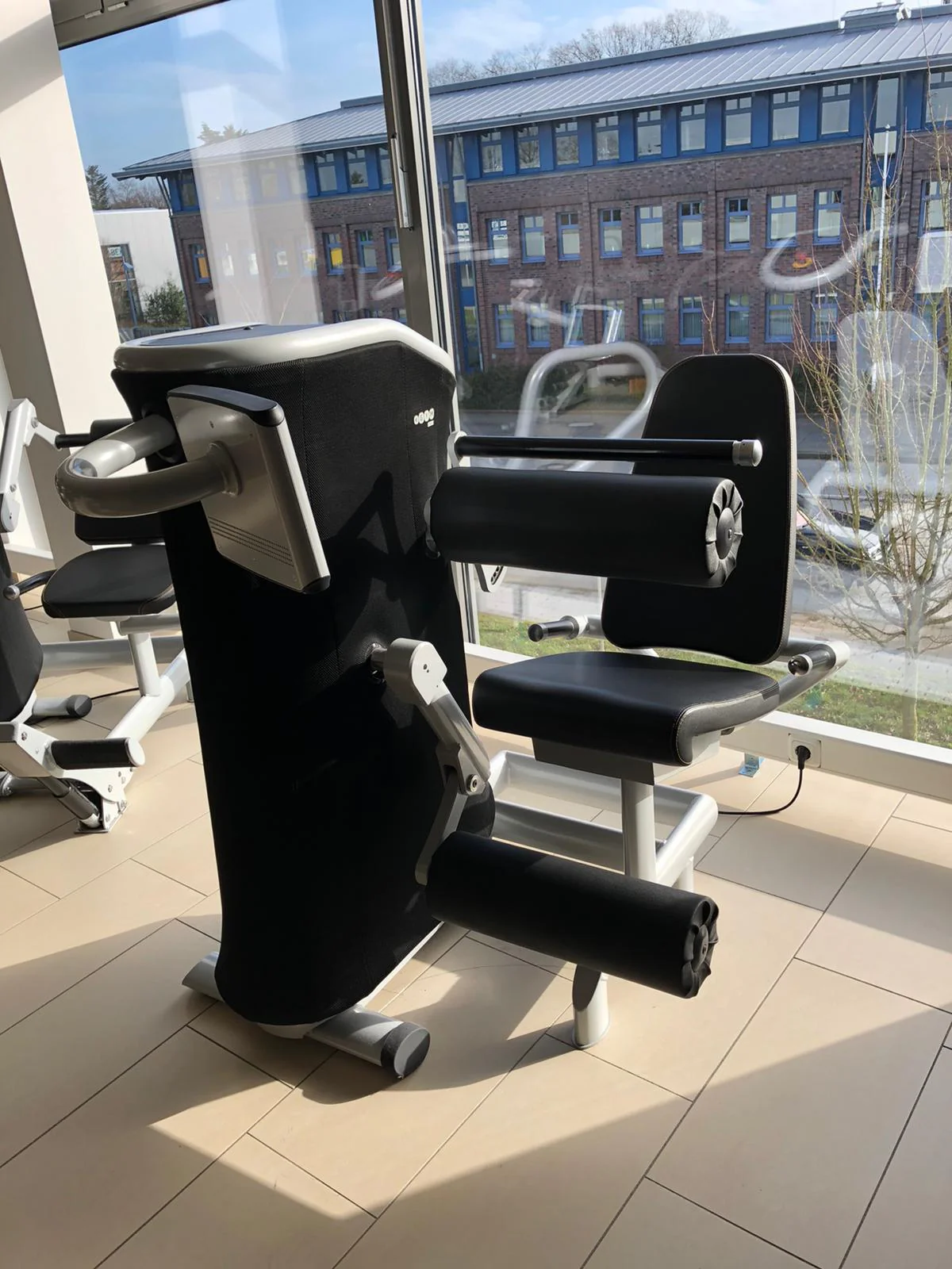 eGym 8er Kraft Zirkel, 8 Kraftgeräte, inkl. PREMIUM Software, Gewartet von eGym, Baujahr 2014, gebraucht - Top Zustand - Image 5