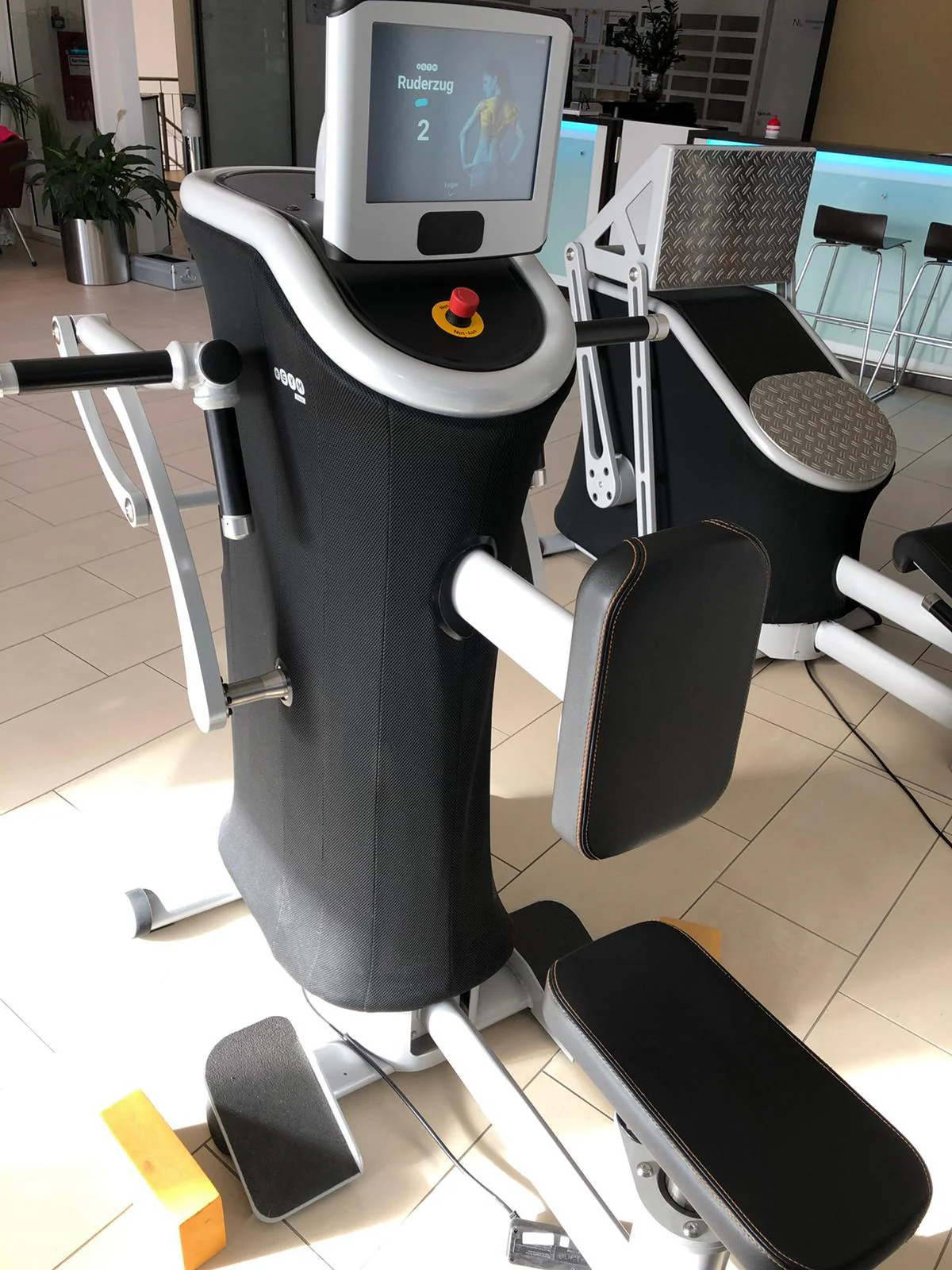 eGym 8er Kraft Zirkel, 8 Kraftgeräte, inkl. PREMIUM Software, Gewartet von eGym, Baujahr 2014, gebraucht - Top Zustand - Image 6