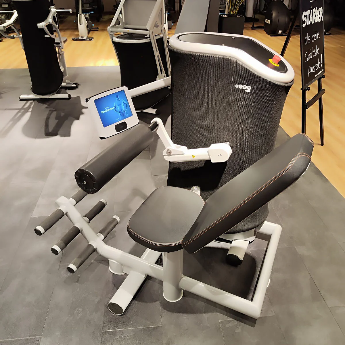 eGym 9er Kraft Zirkel, 9 Kraftgeräte, inkl. PREMIUM Software, Baujahr 2015, Free Flow Technik, gebraucht - überholter Zustand - Image 10