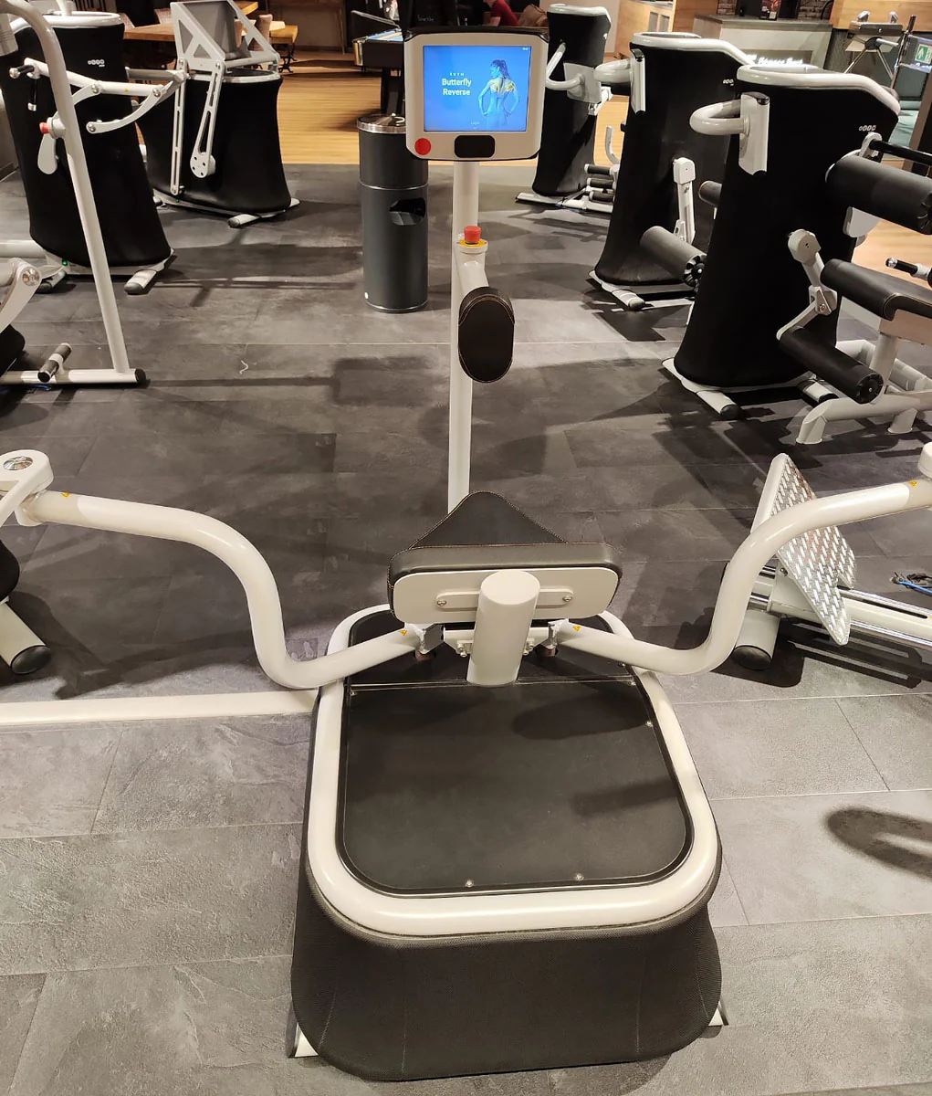 eGym 9er Kraft Zirkel, 9 Kraftgeräte, inkl. PREMIUM Software, Baujahr 2015, Free Flow Technik, gebraucht - überholter Zustand - Image 4