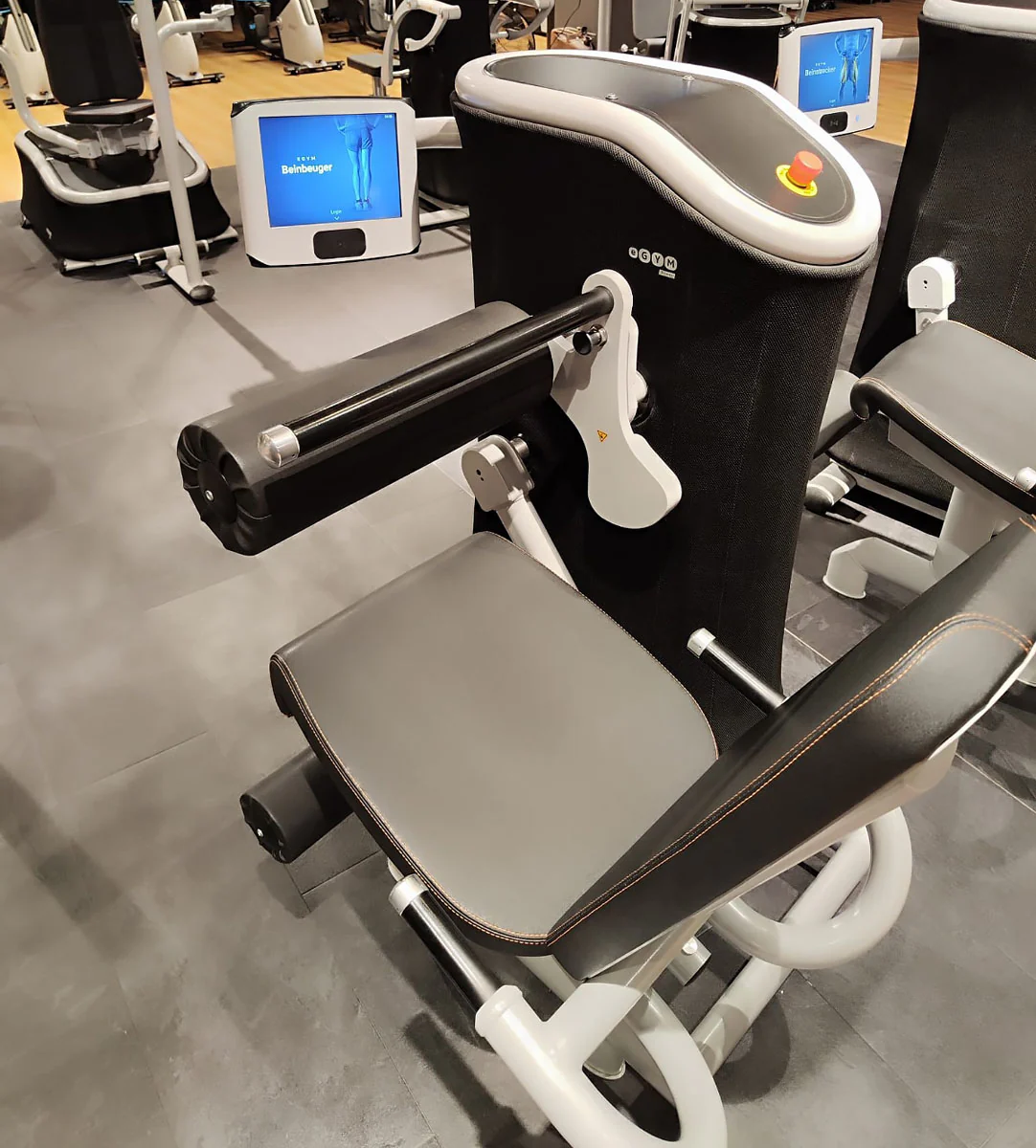 eGym 9er Kraft Zirkel, 9 Kraftgeräte, inkl. PREMIUM Software, Baujahr 2015, Free Flow Technik, gebraucht - überholter Zustand - Image 7