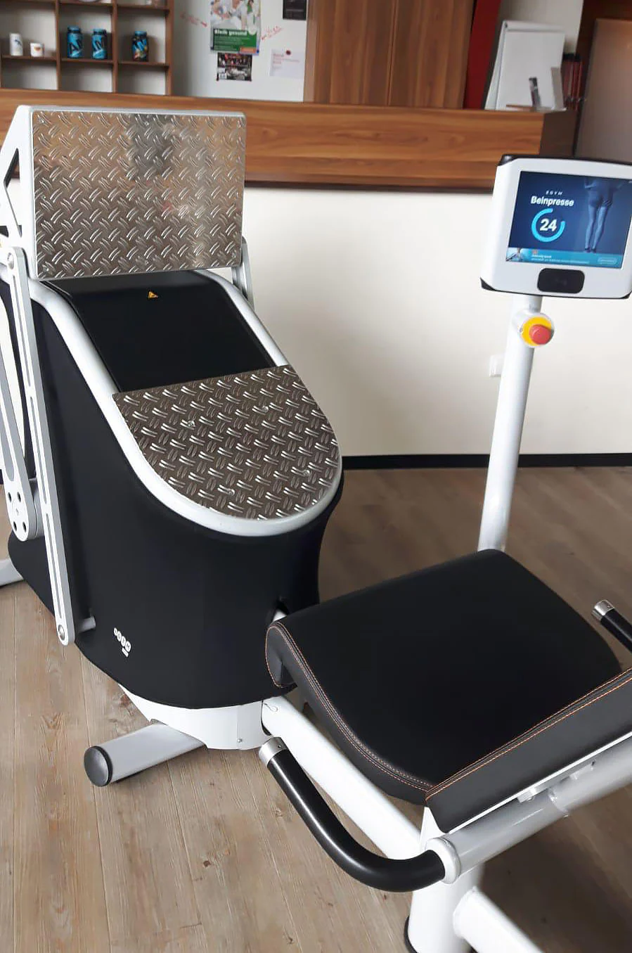 eGym Kraft Zirkel, 7 Geräte, inkl. Software und APP,  Baujahr 2016, gebraucht aber neuwertig - sehr guter Zustand - Image 10