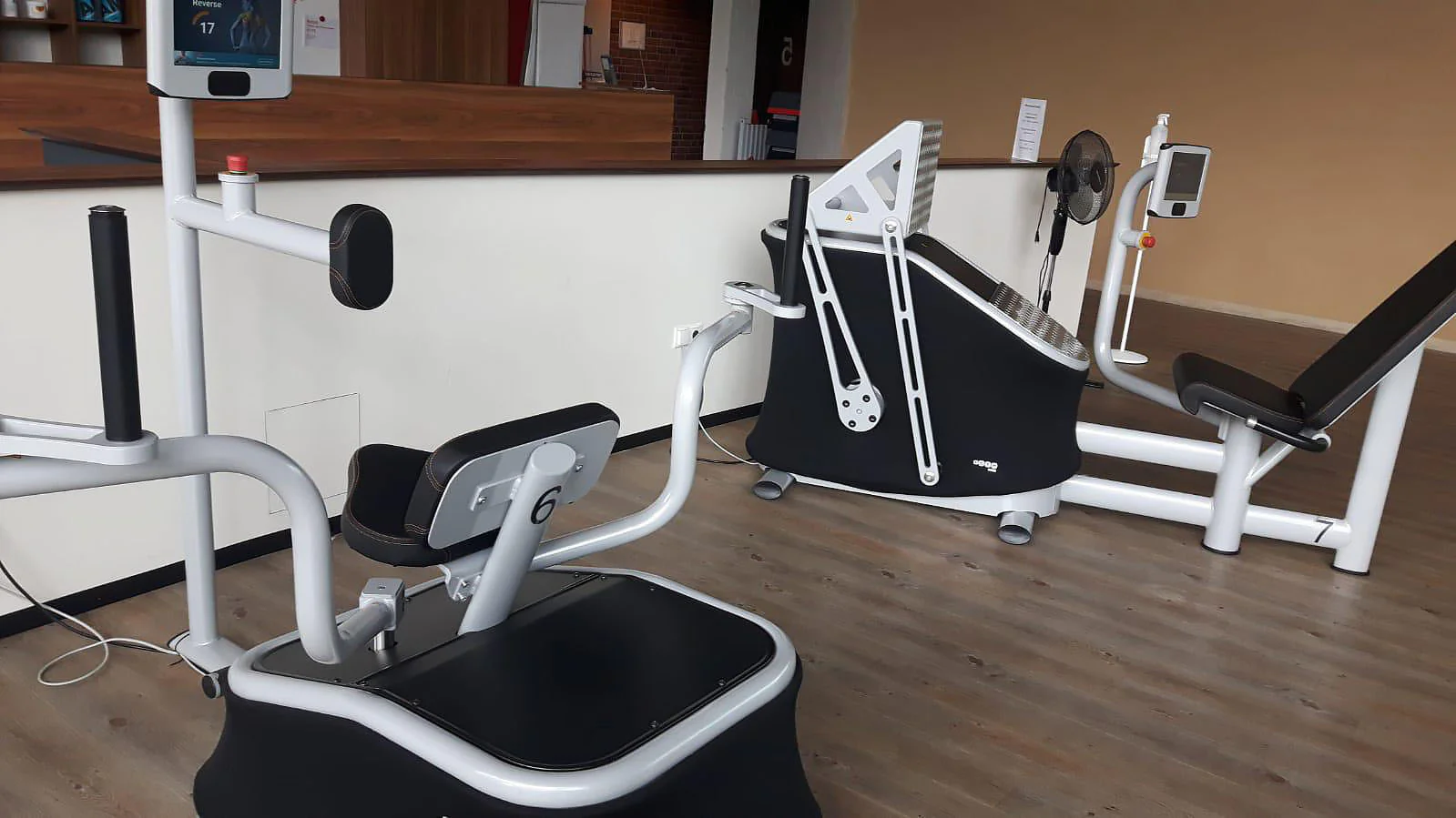eGym Kraft Zirkel, 7 Geräte, inkl. Software und APP,  Baujahr 2016, gebraucht aber neuwertig - sehr guter Zustand - Image 15