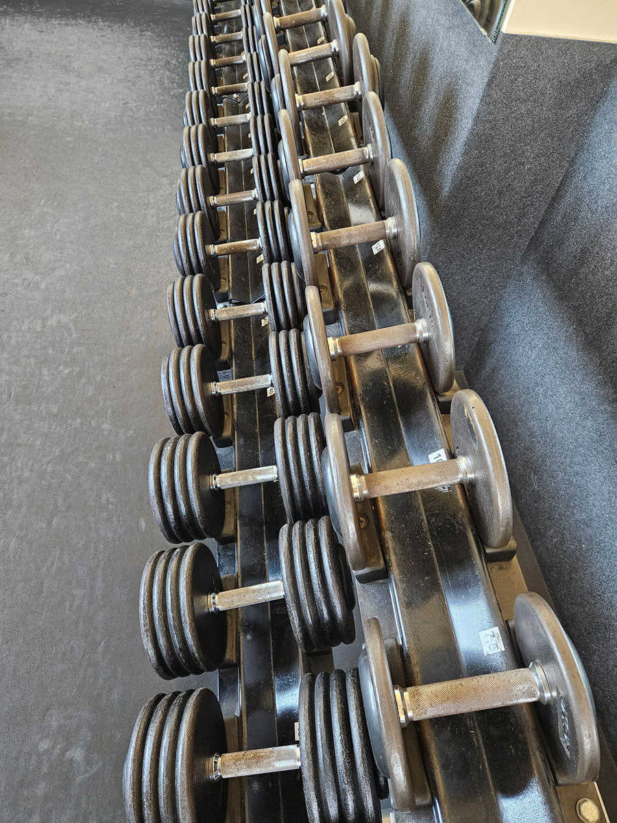 ElbeSport Kurzhantelsatz aus Guss von 2,5 bis 60kg in 2,5kg Stufen ( 24 Paare ) Oldschool, INKLUSIVE Kurzhantelablagen, gebraucht - mit Gebrauchsspuren - Image 8