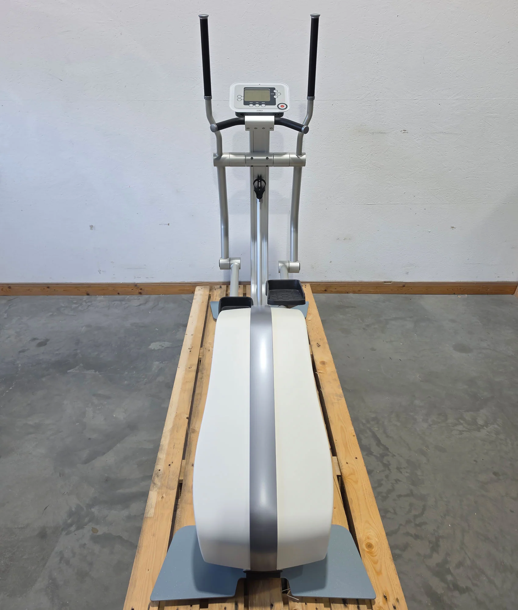 Emotion Fitness Motion Cross 800 med, mit großem Trainingsprogramm, Watt Training, Ellipsentrainer, Crosstrainer, gebrandet Frei AG, gebraucht - überholter Zustand - Image 5