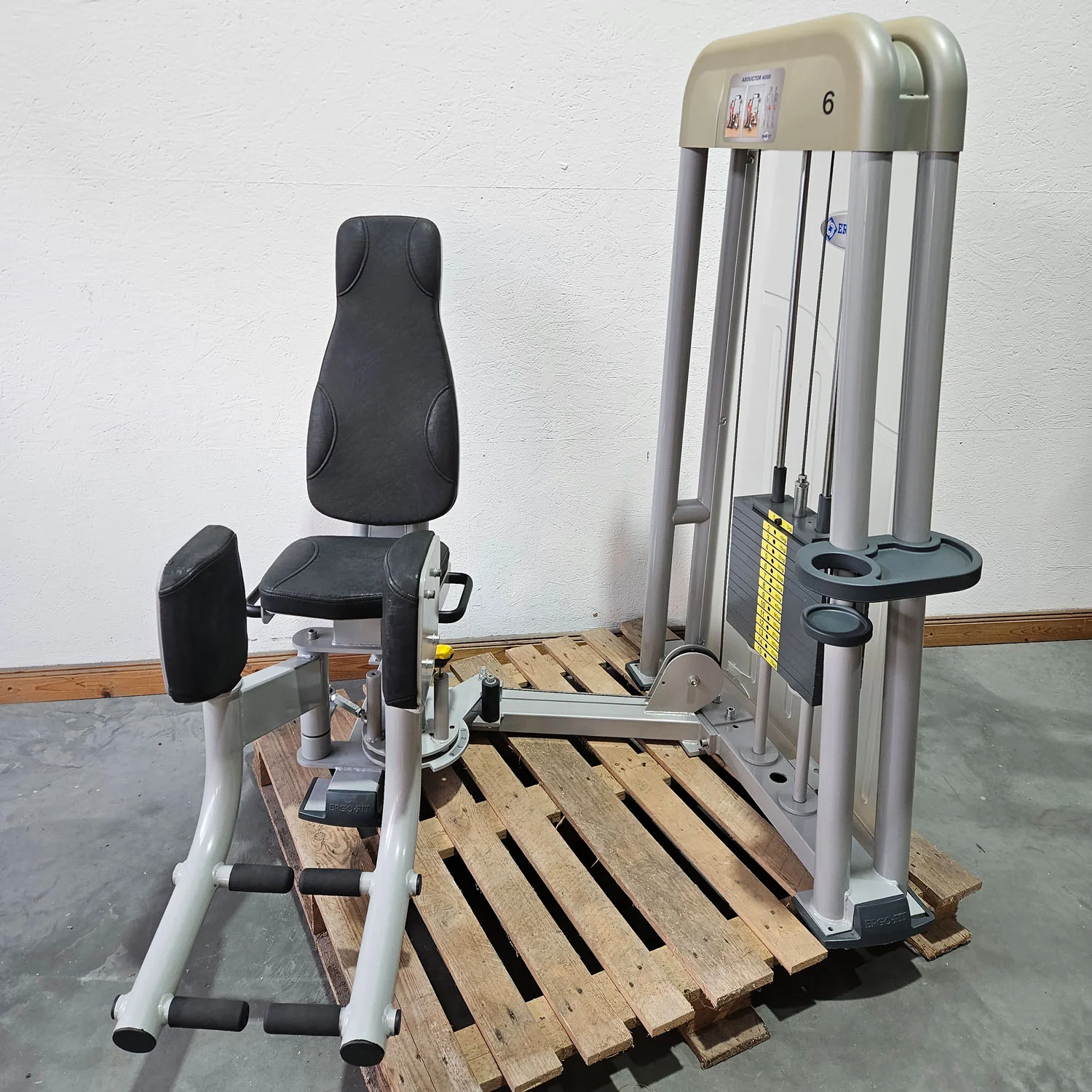 Ergo-Fit Abduktorenmaschine, Hip Abduction Abductor, 4000 Serie, Rahmenfarbe Silber, Polster Schwarz, gebraucht - überholter Zustand - Image 4