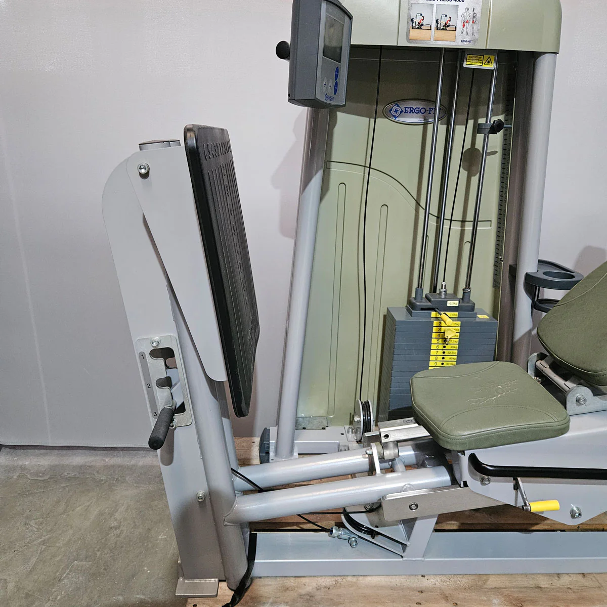 Ergo-Fit Funktionsstemme, Beinpresse verstellbar, 172,5kg Gewichtsblock, 4000 S MED Serie, MPG, Reha, Rahmenfarbe Silber, gebraucht - überholter Zustand - Image 5