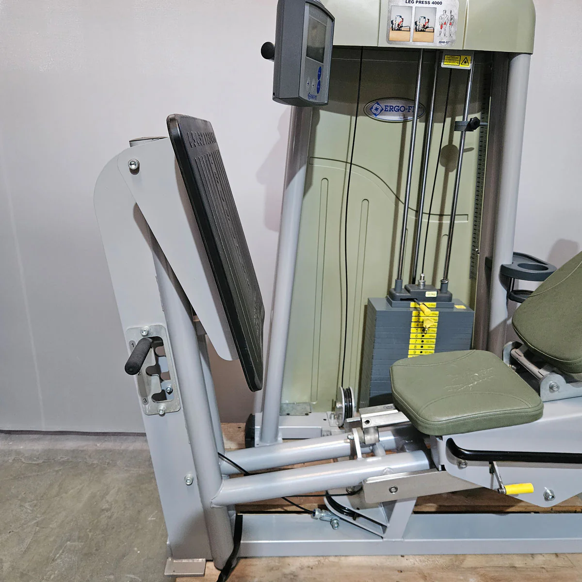 Ergo-Fit Funktionsstemme, Beinpresse verstellbar, 172,5kg Gewichtsblock, 4000 S MED Serie, MPG, Reha, Rahmenfarbe Silber, gebraucht - überholter Zustand - Image 6